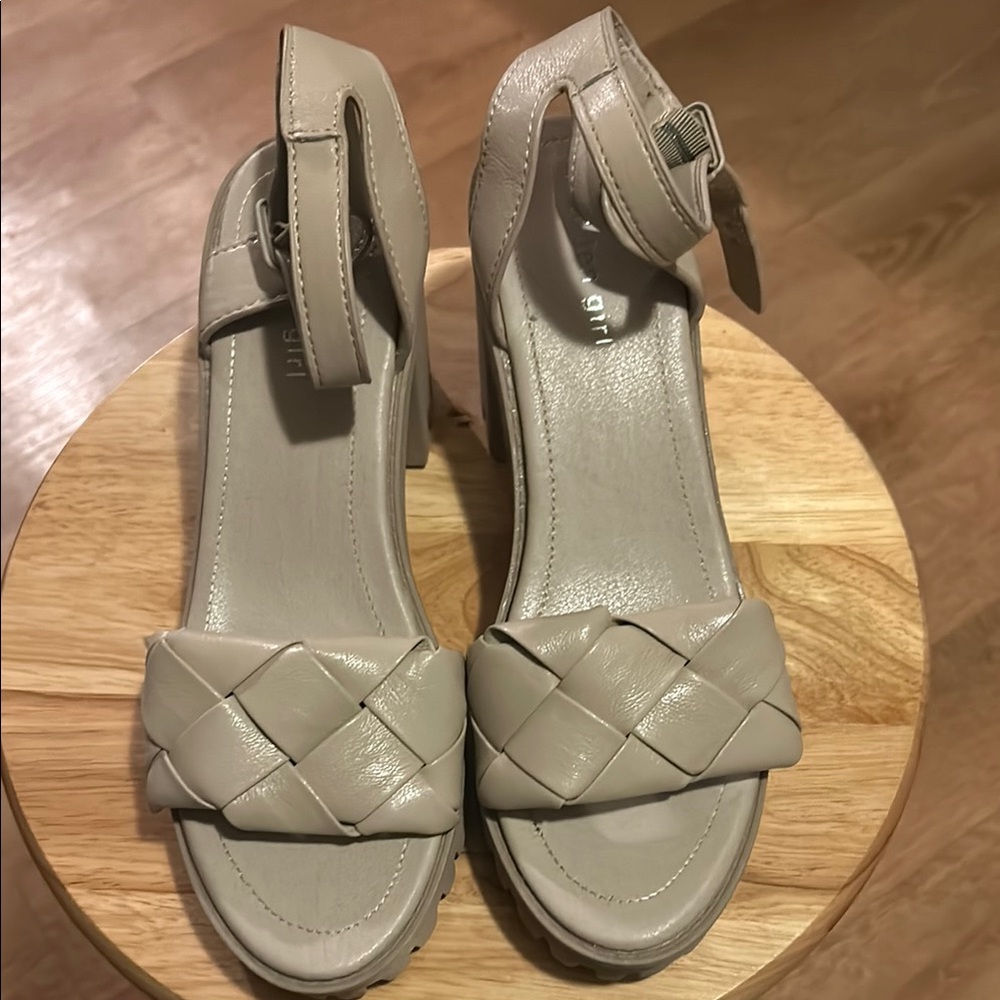 Madden Girl Chunky Platform Sandals G-Sense